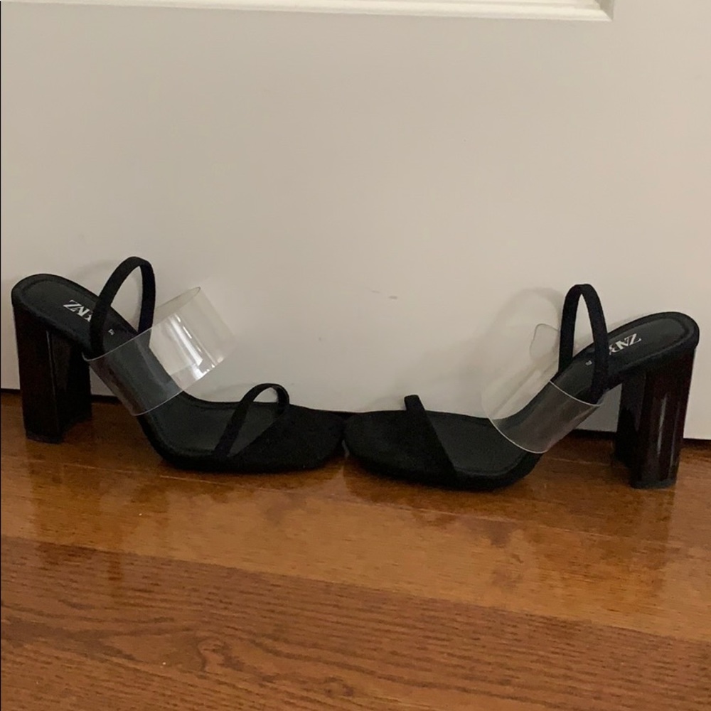 Black strappy heels - Picture 3 of 4